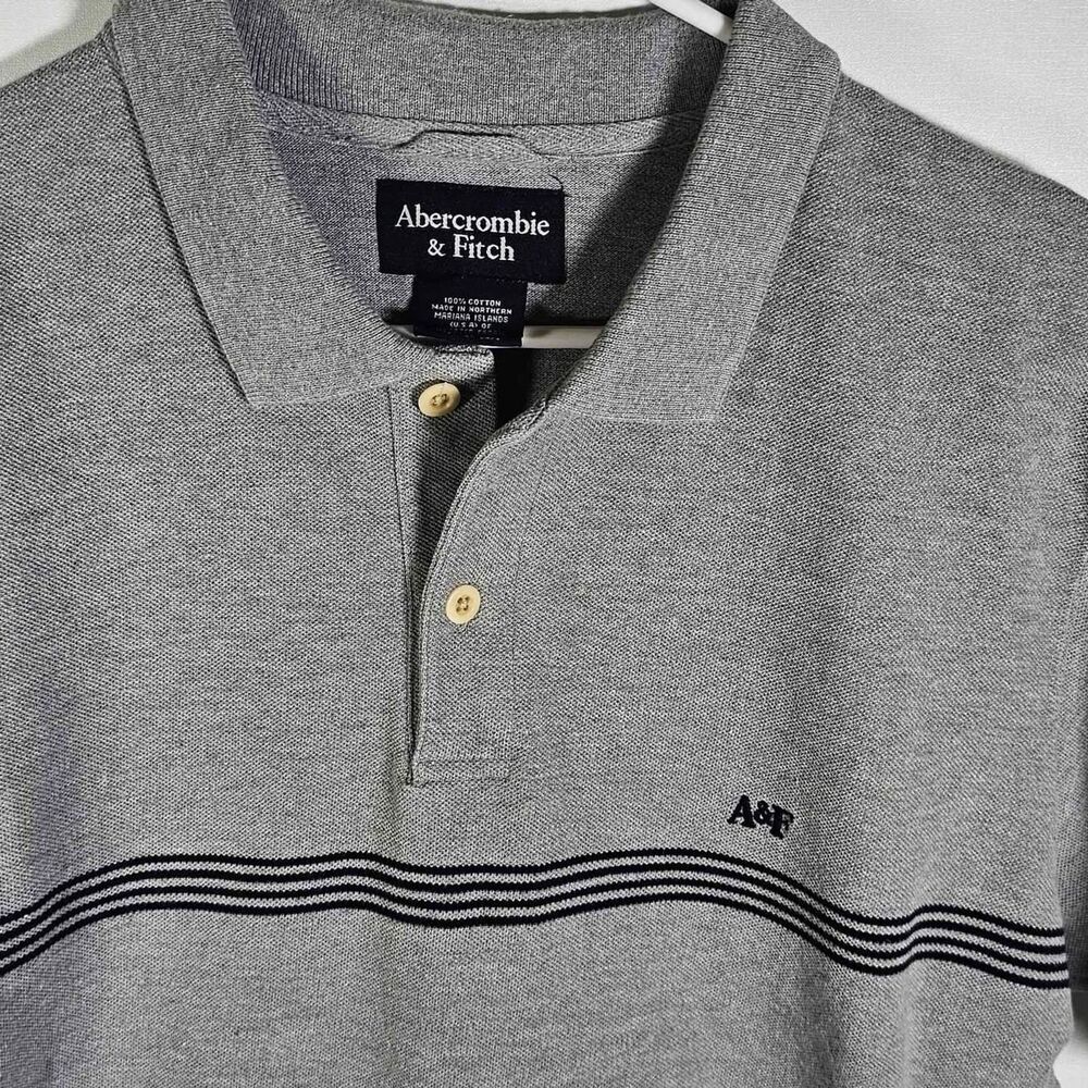 Men’s Abercrombie & Fitch  Button Down  Short Sleeve Polo Shirt - Size Medium